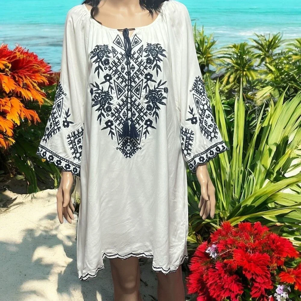 Chic Connection Boho White Cotton Blend Dress Size Medium Embroidered